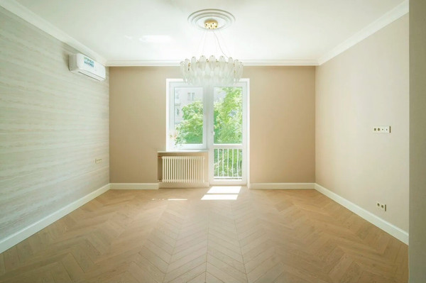 Продам трехкомнатную (3-комн.) квартиру, Ленинградский пр-кт, 28к45, Москва г