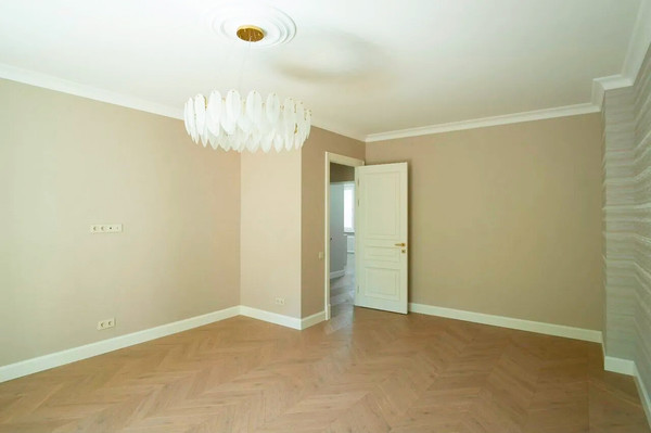 Продам трехкомнатную (3-комн.) квартиру, Ленинградский пр-кт, 28к45, Москва г