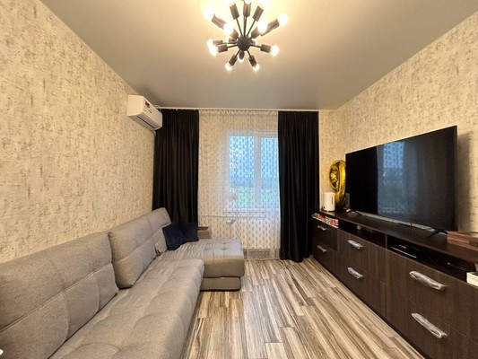 Продам однокомнатную (1-комн.) квартиру, Балаклавская ул, 73б, Симферополь г