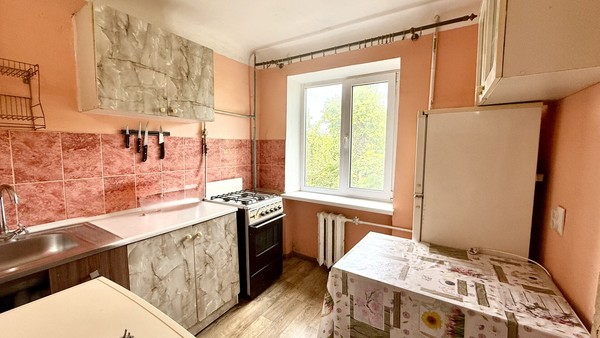 Продам двухкомнатную (2-комн.) квартиру, Яблочкова ул, 17, Грэсовский пгт
