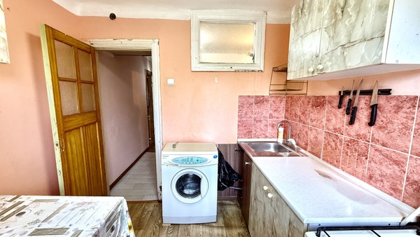 Продам двухкомнатную (2-комн.) квартиру, Яблочкова ул, 17, Грэсовский пгт