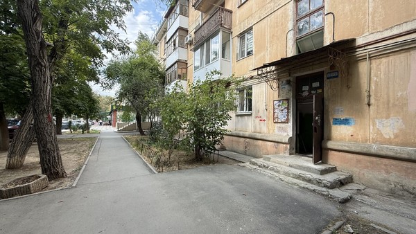 Продам двухкомнатную (2-комн.) квартиру, Яблочкова ул, 17, Грэсовский пгт