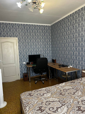 Продам трехкомнатную (3-комн.) квартиру, Киевская ул, 179б, Симферополь г