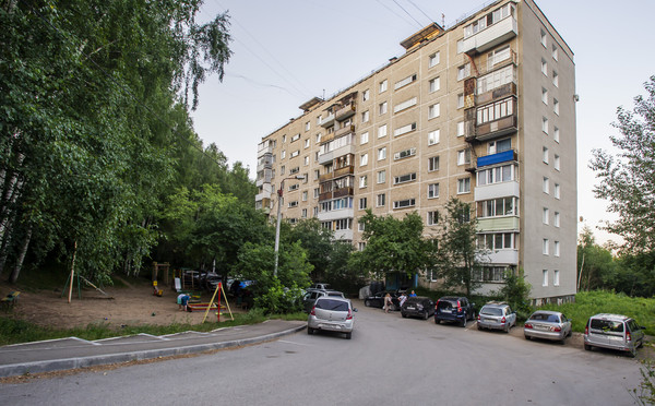 Продам трехкомнатную (3-комн.) квартиру, Хрустальная ул, 17, Пермь г