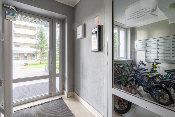 Продам двухкомнатную (2-комн.) квартиру, Рауиса Гареева ул, 107, Казань г