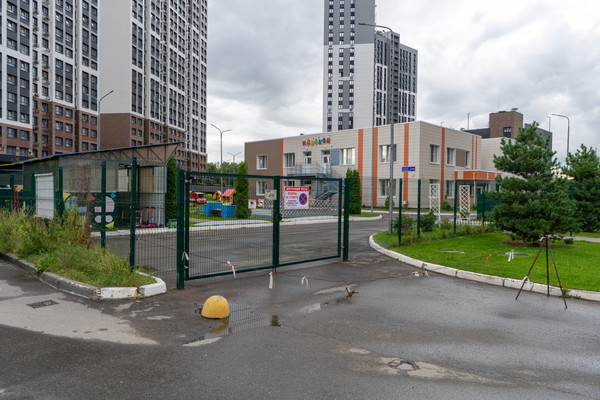 Продам двухкомнатную (2-комн.) квартиру, Рауиса Гареева ул, 107, Казань г