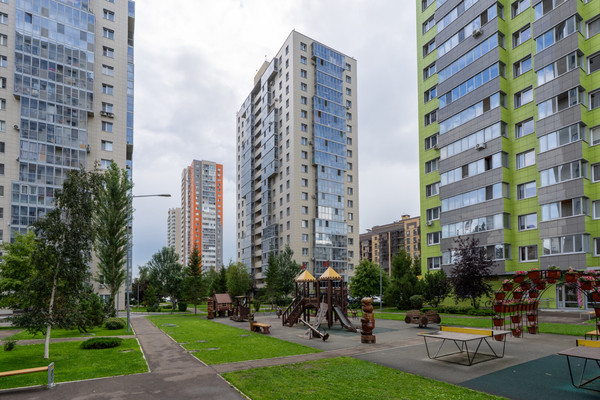 Продам двухкомнатную (2-комн.) квартиру, Рауиса Гареева ул, 107, Казань г