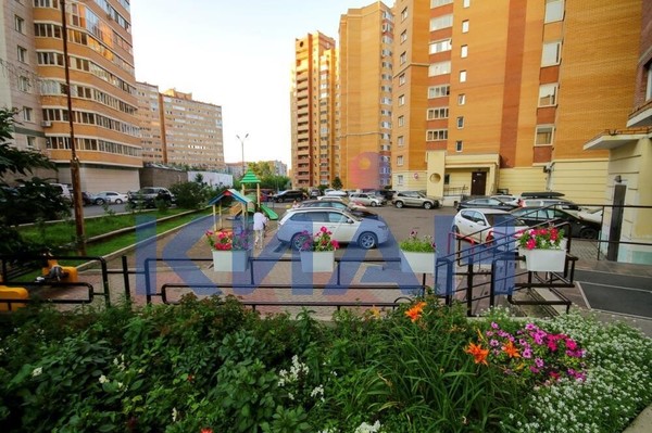 Продам двухкомнатную (2-комн.) квартиру, Академика Киренского ул, 32К, Красноярск г