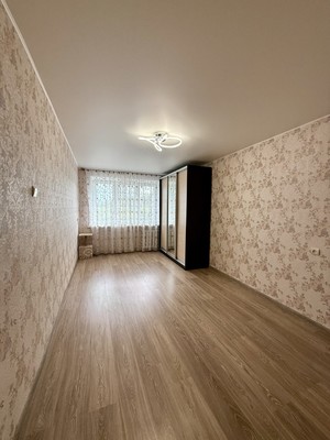 Продам однокомнатную (1-комн.) квартиру, Коммунаров ул, 2а, Рошаль г