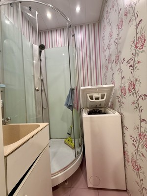 Продам однокомнатную (1-комн.) квартиру, Коммунаров ул, 2а, Рошаль г