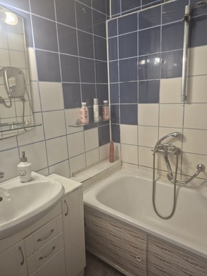 Продам трехкомнатную (3-комн.) квартиру, Художников пр-кт, 5Ак3, Санкт-Петербург г
