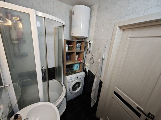 Продам двухкомнатную (2-комн.) квартиру, Гавена ул, 101, Симферополь г