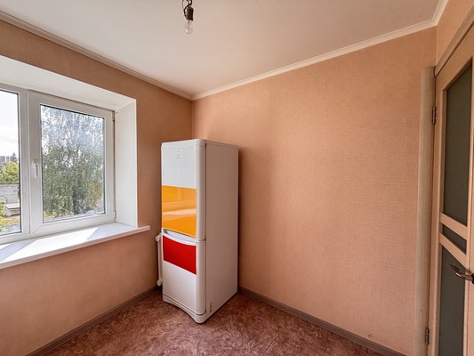 Продам трехкомнатную (3-комн.) квартиру, Глинки ул, 2, Брянск г