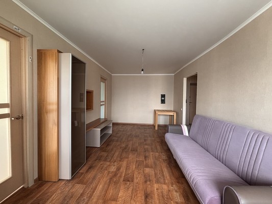 Продам трехкомнатную (3-комн.) квартиру, Глинки ул, 2, Брянск г
