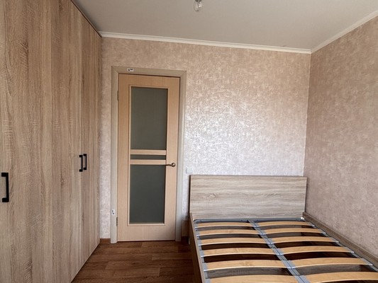 Продам трехкомнатную (3-комн.) квартиру, Глинки ул, 2, Брянск г