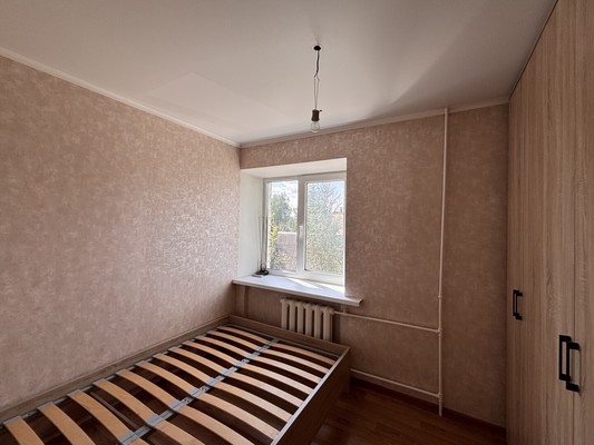 Продам трехкомнатную (3-комн.) квартиру, Глинки ул, 2, Брянск г