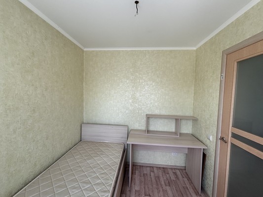 Продам трехкомнатную (3-комн.) квартиру, Глинки ул, 2, Брянск г