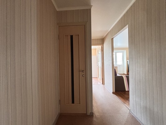 Продам трехкомнатную (3-комн.) квартиру, Глинки ул, 2, Брянск г