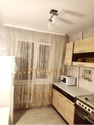 Продам двухкомнатную (2-комн.) квартиру, Героев Сталинграда ул, 35, Симферополь г