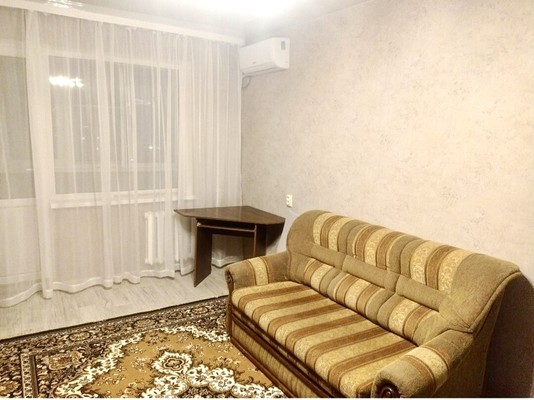 Продам двухкомнатную (2-комн.) квартиру, Героев Сталинграда ул, 35, Симферополь г