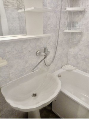 Продам двухкомнатную (2-комн.) квартиру, Героев Сталинграда ул, 35, Симферополь г