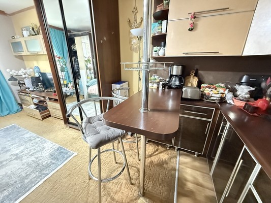 Продам комнату в 8-комн. квартире, Хользунова ул, 74, Воронеж г