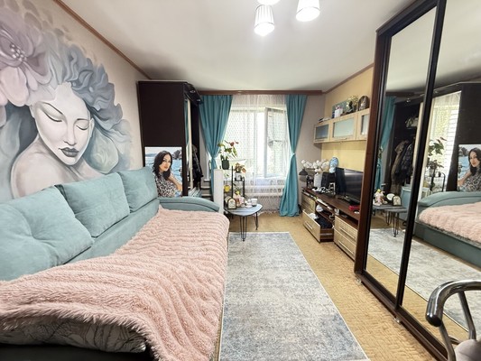 Продам комнату в 8-комн. квартире, Хользунова ул, 74, Воронеж г