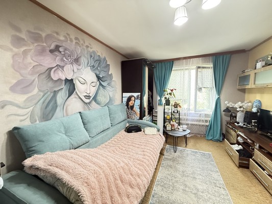 Продам комнату в 8-комн. квартире, Хользунова ул, 74, Воронеж г
