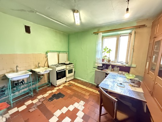 Продам комнату в 8-комн. квартире, Хользунова ул, 74, Воронеж г