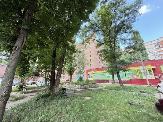 Продам комнату в 8-комн. квартире, Хользунова ул, 74, Воронеж г