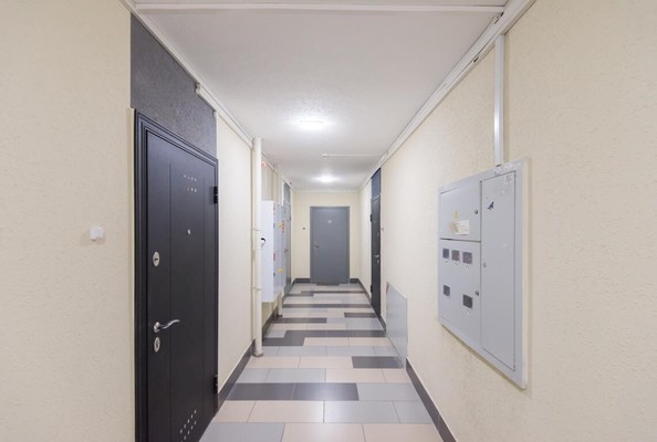 Продам двухкомнатную (2-комн.) квартиру, 2-я Краснодарская ул, 169, Ростов-на-Дону г