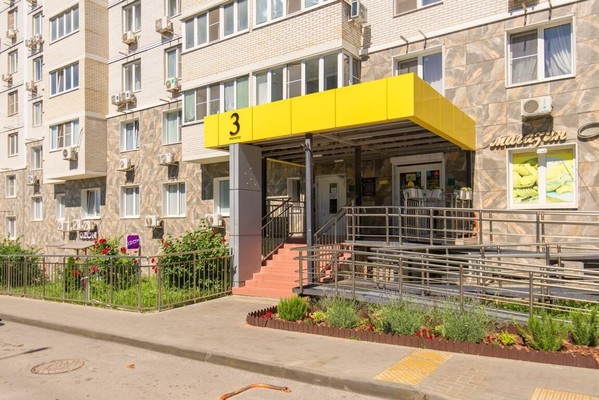 Продам двухкомнатную (2-комн.) квартиру, 2-я Краснодарская ул, 169, Ростов-на-Дону г