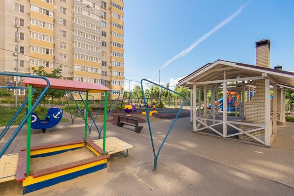 Продам двухкомнатную (2-комн.) квартиру, 2-я Краснодарская ул, 169, Ростов-на-Дону г