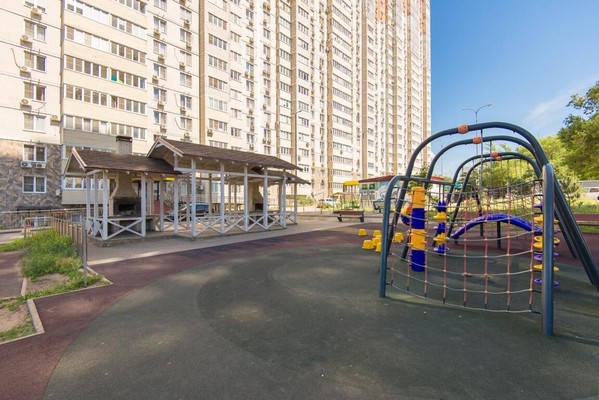 Продам двухкомнатную (2-комн.) квартиру, 2-я Краснодарская ул, 169, Ростов-на-Дону г