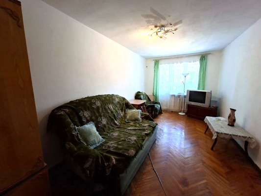 Продам двухкомнатную (2-комн.) квартиру, Ленинградская ул, 205, Тихорецк г