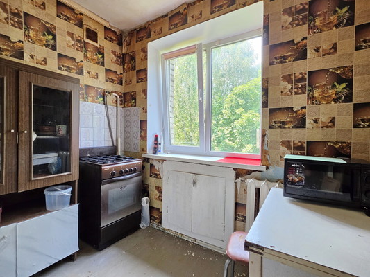 Продам двухкомнатную (2-комн.) квартиру, В мкр, 12, Пущино г