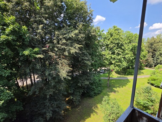 Продам двухкомнатную (2-комн.) квартиру, В мкр, 12, Пущино г