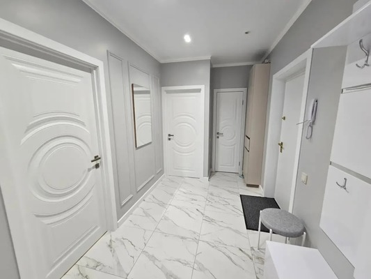 Сдам трехкомнатную (3-комн.) квартиру, Новоостаповская ул, 16к1, Москва г