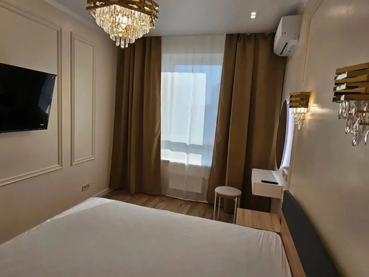 Сдам трехкомнатную (3-комн.) квартиру, Новоостаповская ул, 16к1, Москва г