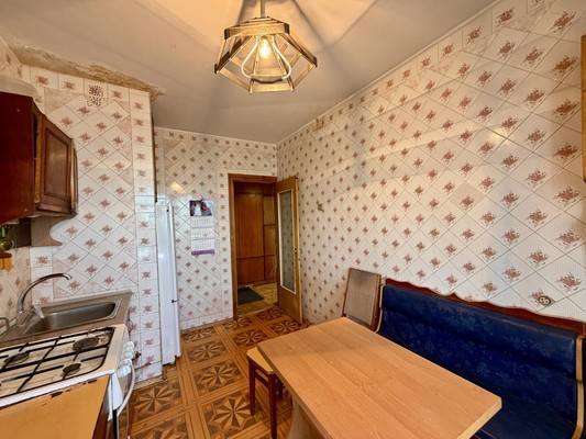 Продам трехкомнатную (3-комн.) квартиру, 1 Конной Армии ул, 74, Симферополь г
