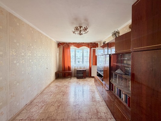 Продам трехкомнатную (3-комн.) квартиру, 1 Конной Армии ул, 74, Симферополь г