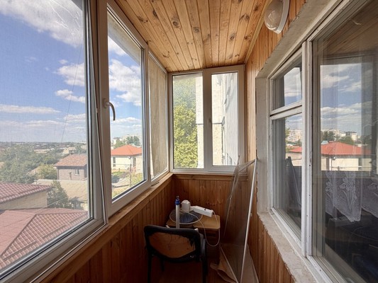 Продам трехкомнатную (3-комн.) квартиру, 1 Конной Армии ул, 74, Симферополь г
