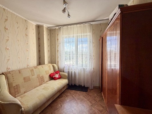 Продам трехкомнатную (3-комн.) квартиру, 1 Конной Армии ул, 74, Симферополь г