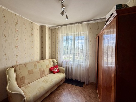 Продам трехкомнатную (3-комн.) квартиру, 1 Конной Армии ул, 74, Симферополь г