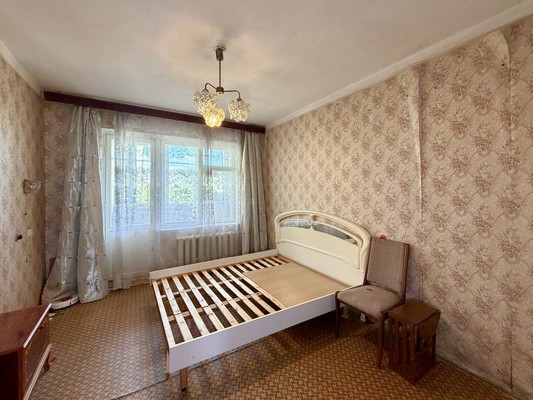 Продам трехкомнатную (3-комн.) квартиру, 1 Конной Армии ул, 74, Симферополь г