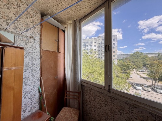 Продам трехкомнатную (3-комн.) квартиру, 1 Конной Армии ул, 74, Симферополь г