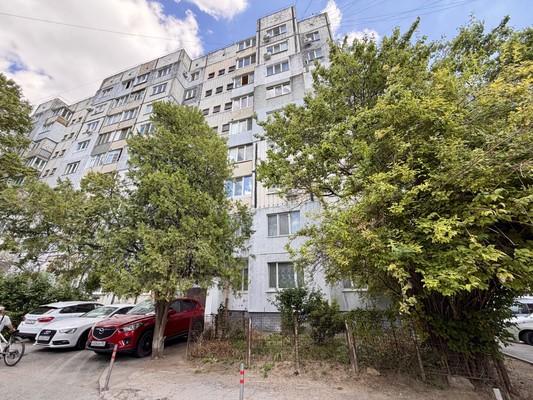 Продам трехкомнатную (3-комн.) квартиру, 1 Конной Армии ул, 74, Симферополь г