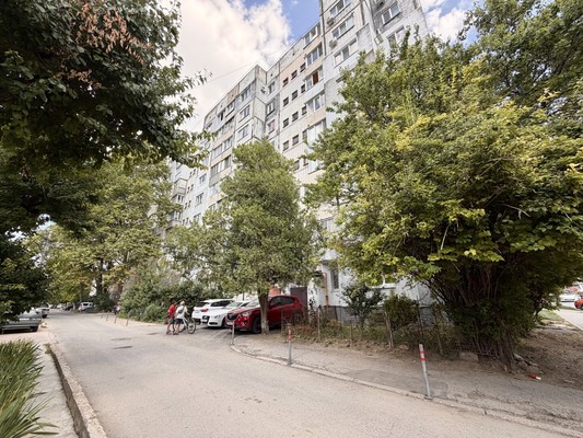 Продам трехкомнатную (3-комн.) квартиру, 1 Конной Армии ул, 74, Симферополь г