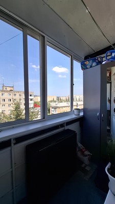 Продам трехкомнатную (3-комн.) квартиру, 35-й мкр, 27, Октябрьский г