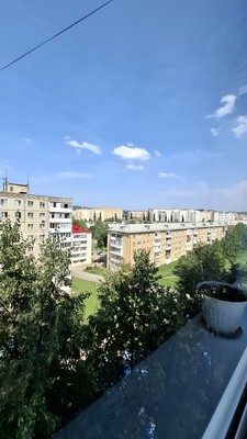 Продам трехкомнатную (3-комн.) квартиру, 35-й мкр, 27, Октябрьский г